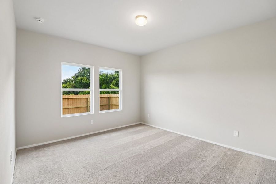 Spacious, unfurnished interior of a new home in Mustang Meadows, Waller (Image 13).