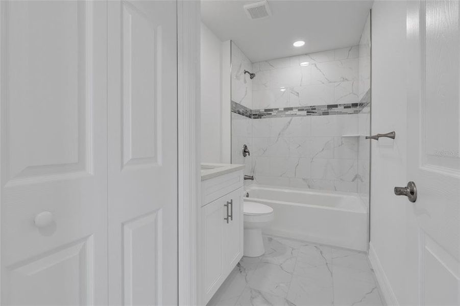 Furnished interior view inside a new home in , Cape Coral (Image 9).