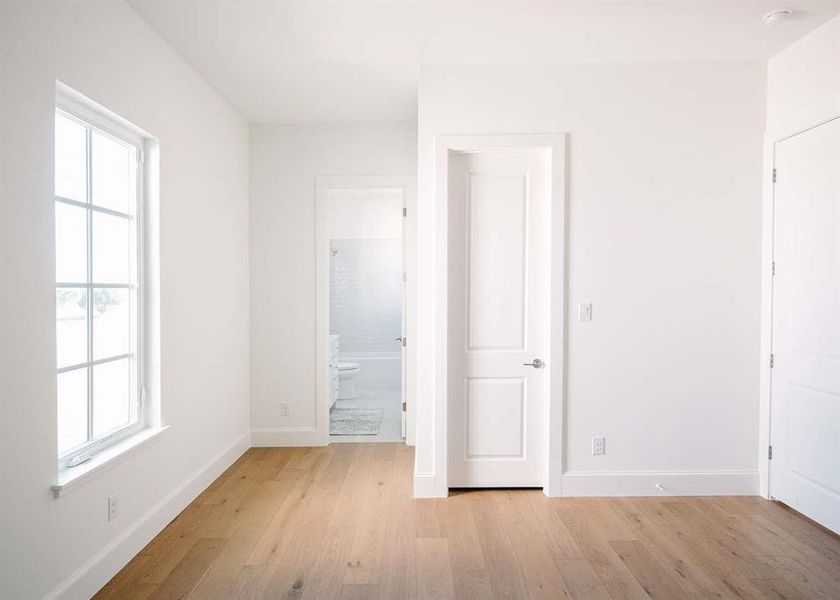 Spacious, unfurnished interior of a new home in , Aledo (Image 30).