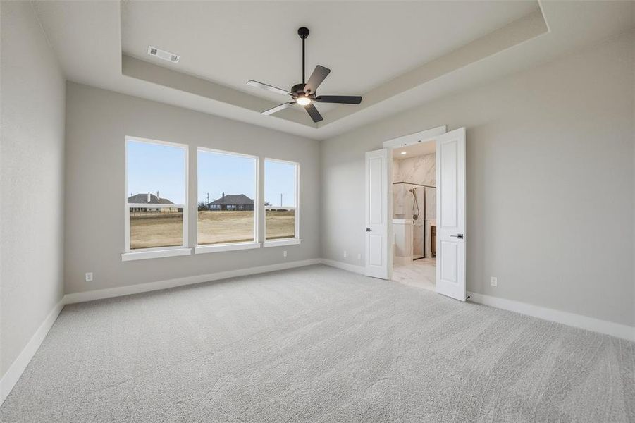 Spacious, unfurnished interior of a new home in Eagle Ridge Estates, Weatherford (Image 14).