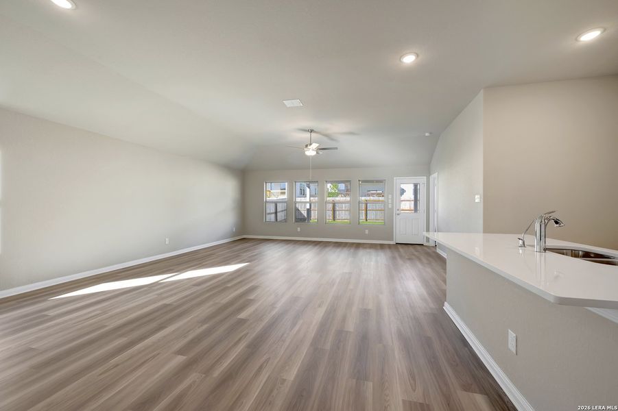Spacious, unfurnished interior of a new home in Greenspoint Heights, Seguin (Image 30).