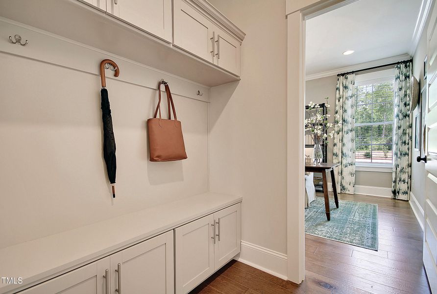 Bench and Cubbies - Warwick C