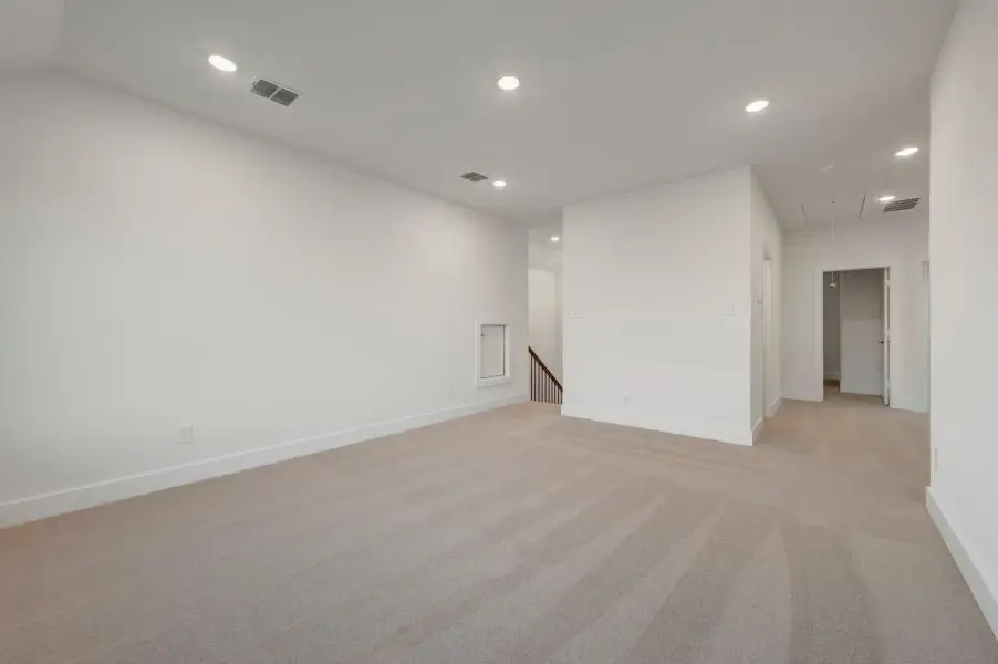 Spacious, unfurnished interior of a new home in LaPrelle, Fort Worth (Image 26).