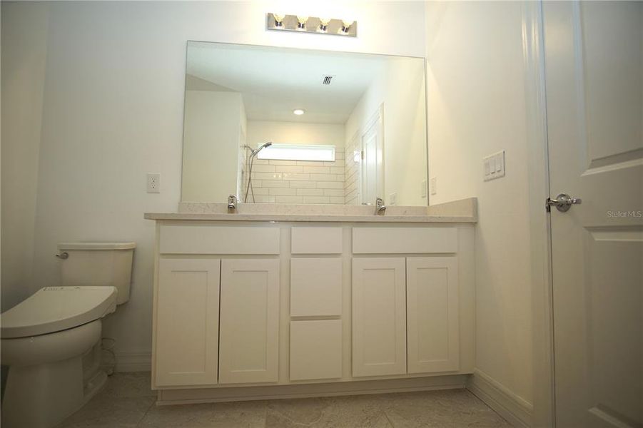 Furnished interior view inside a new home in Summers Cay, Thonotosassa (Image 11).