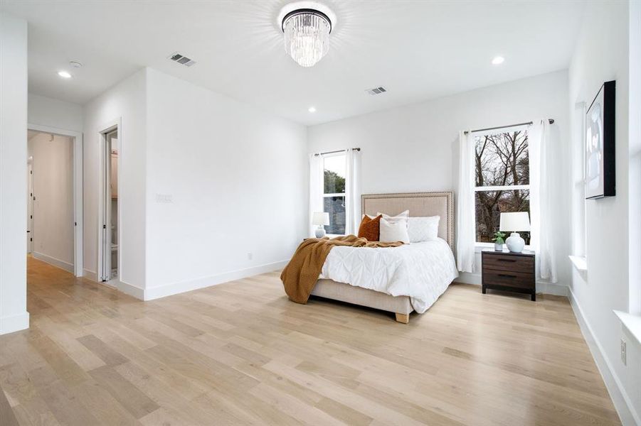 Furnished interior view inside a new home in , Dallas (Image 32).