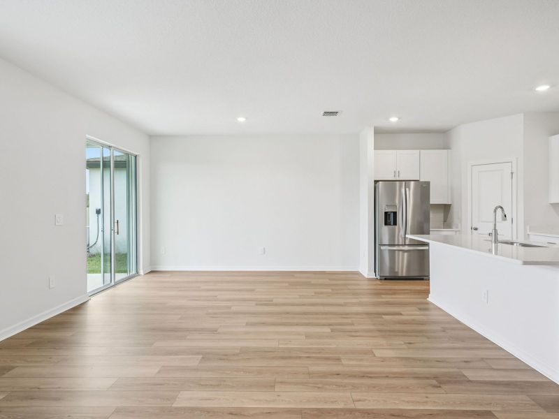 Spacious, unfurnished interior of a new home in Salt Meadows - Classic Series, Parrish (Image 6).