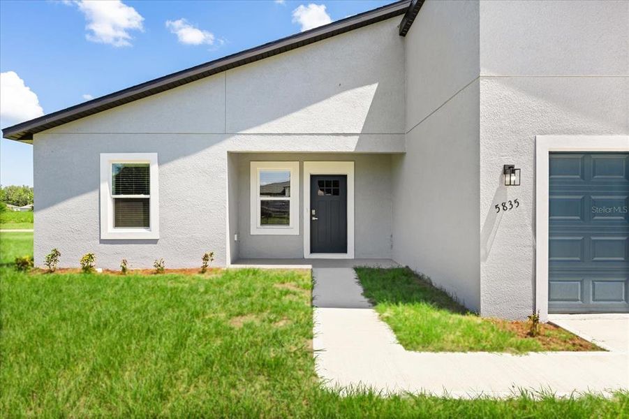 Exterior details and patio area of a home in , Ocala (Image 3).