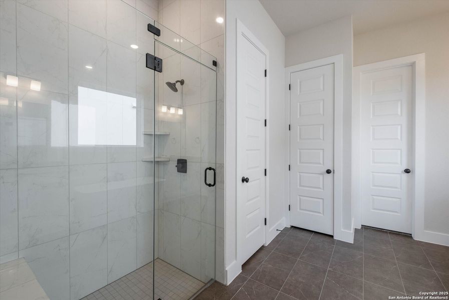 Image 25 of a home in Esperanza.