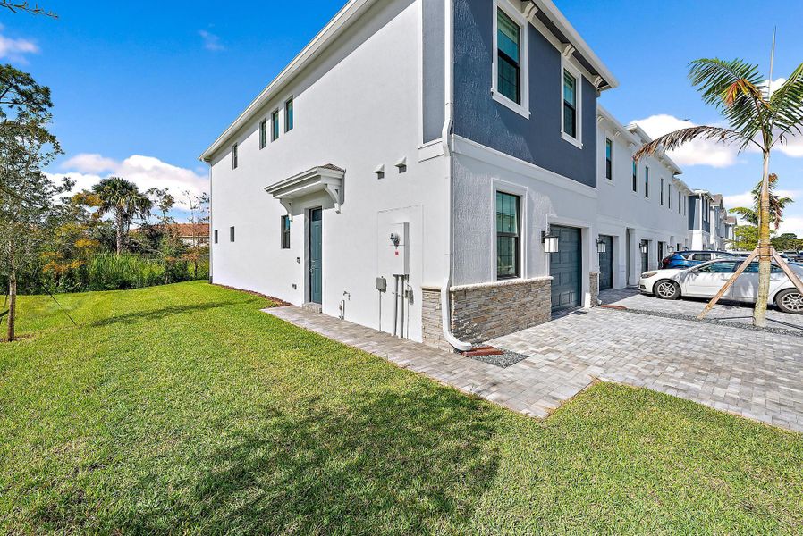 501 SW Sally Way (2)