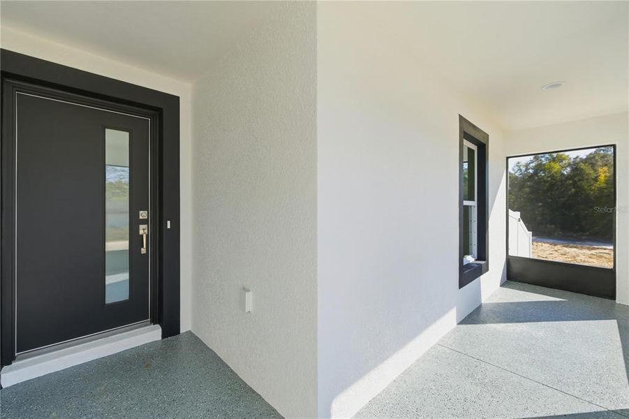 Exterior details and patio area of a home in , Ocala (Image 20).