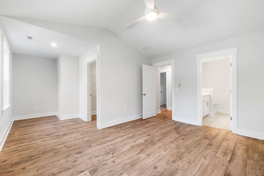 Spacious, unfurnished interior of a new home in , Johns Island (Image 15).