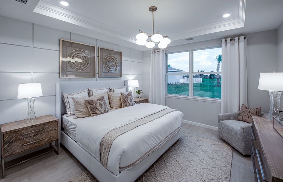 Furnished interior view inside a new home in Del Webb Oak Creek, North Fort Myers (Image 8).