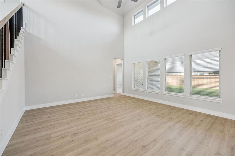Spacious, unfurnished interior of a new home in Dove Hollow, Waxahachie (Image 28). Spacious, unfurnished interior of a new home in Dove Hollow, Waxahachie (Image 28).