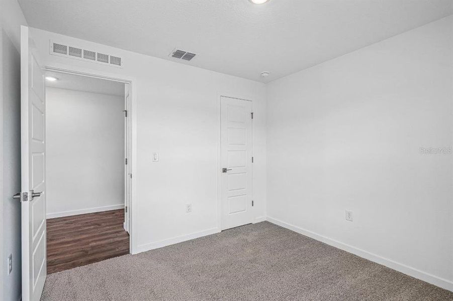 Spacious, unfurnished interior of a new home in , Umatilla (Image 12).