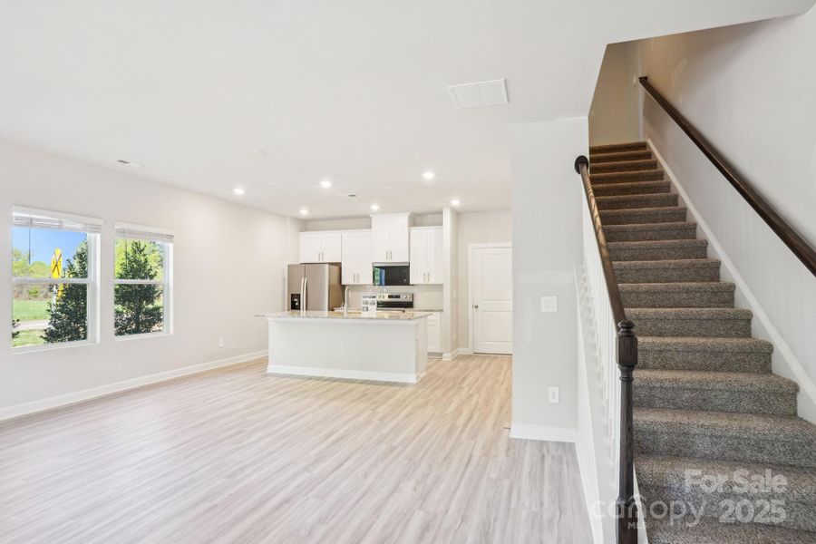 Image 23 of a home in Crossrail Station.