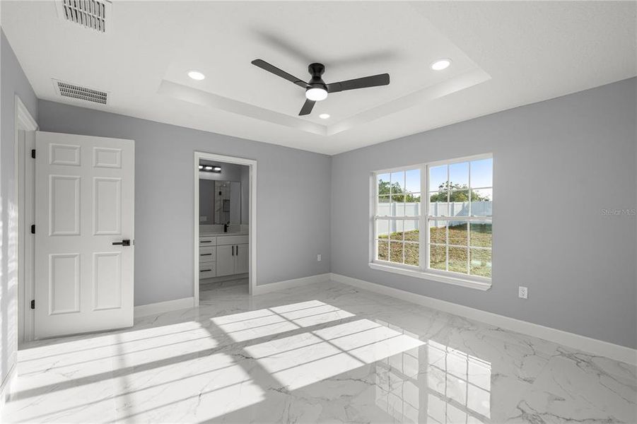 Spacious, unfurnished interior of a new home in , Ocala (Image 13).