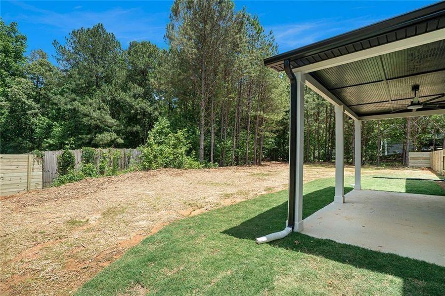 Exterior details and patio area of a home in , Oxford (Image 4).