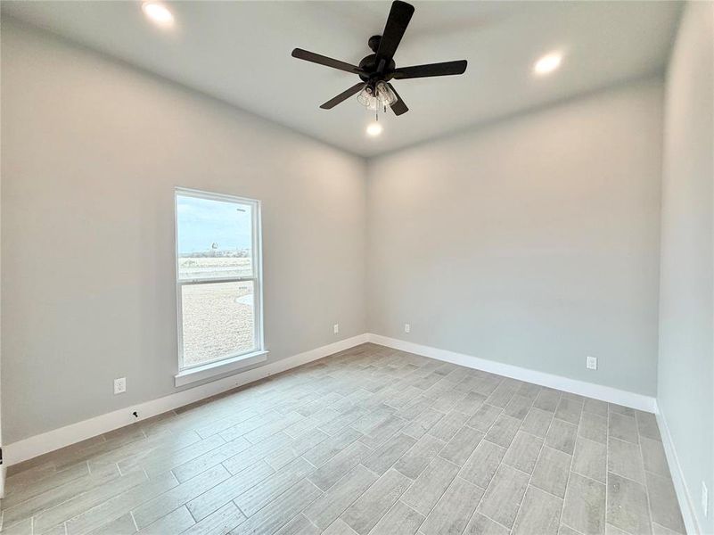Spacious, unfurnished interior of a new home in , Weatherford (Image 20).