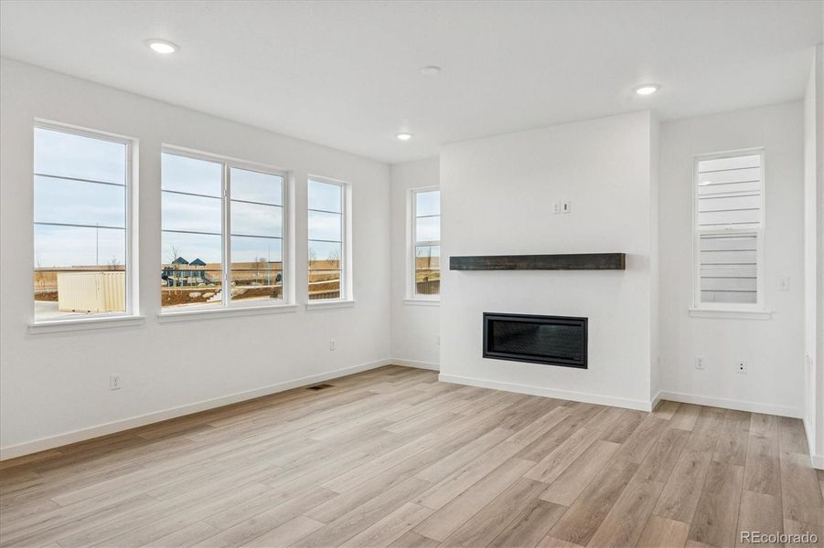 Spacious, unfurnished interior of a new home in The Summit at Meridian, Englewood (Image 20).