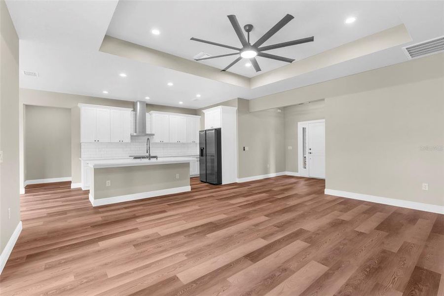 Spacious, unfurnished interior of a new home in , Weeki Wachee (Image 15).