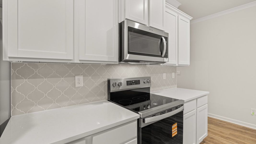 Representative interior finishes for a home built from the Stratford by D.R. Horton in Independence Villas and Townhomes, Loganville (Image 14).