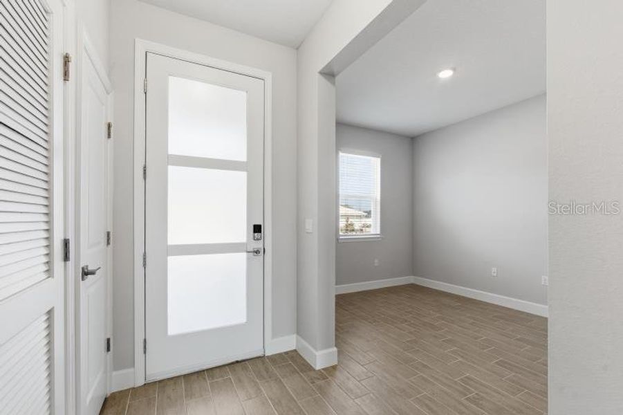 Spacious, unfurnished interior of a new home in , Palm Coast (Image 18).