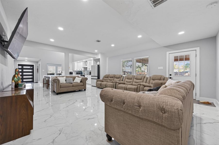 Furnished interior view inside a new home in , Conroe (Image 38). Furnished interior view inside a new home in , Conroe (Image 38).