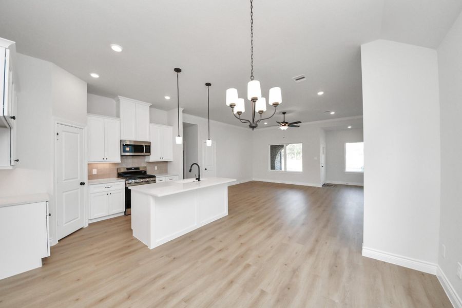 Furnished interior view inside a new home in Lexington Heights, Willis (Image 13). Furnished interior view inside a new home in Lexington Heights, Willis (Image 13).