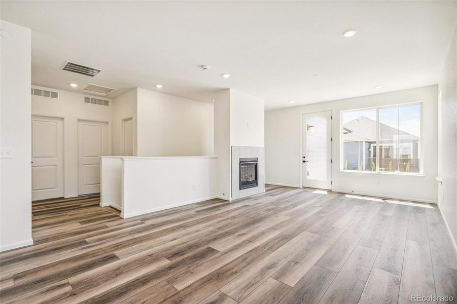 Spacious, unfurnished interior of a new home in Legato, Commerce City (Image 18).