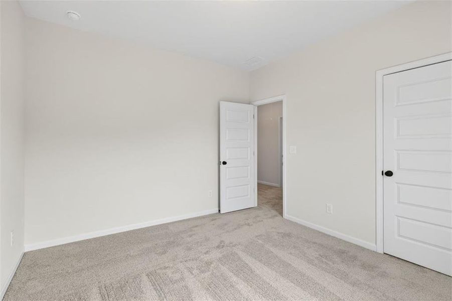 Spacious, unfurnished interior of a new home in Sanders Park, Austell (Image 29).