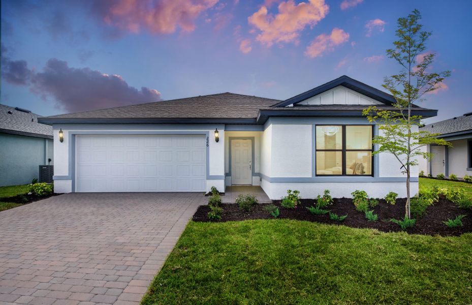 Exterior details and patio area of a home in Caloosa Cove, Labelle (Image 3).