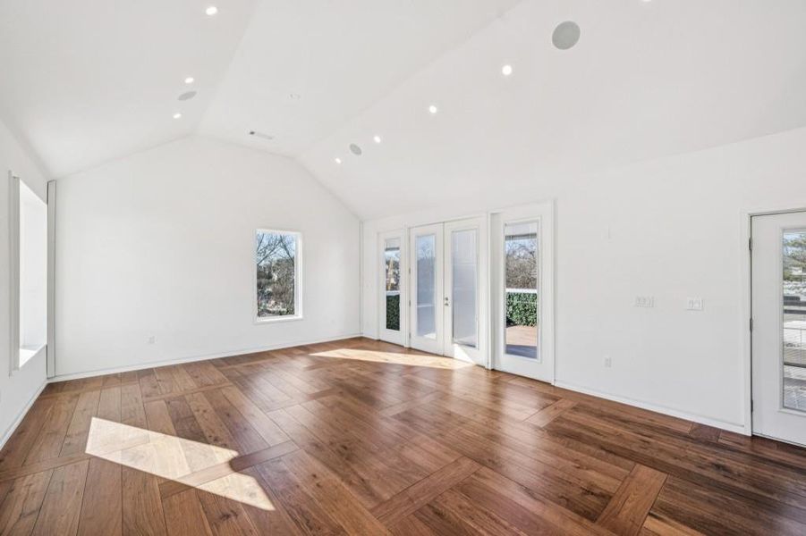 Spacious, unfurnished interior of a new home in , Atlanta (Image 20).