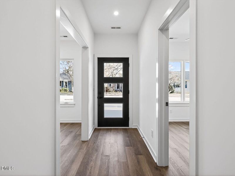 003-1280x960-foyer 003-1280x960-foyer