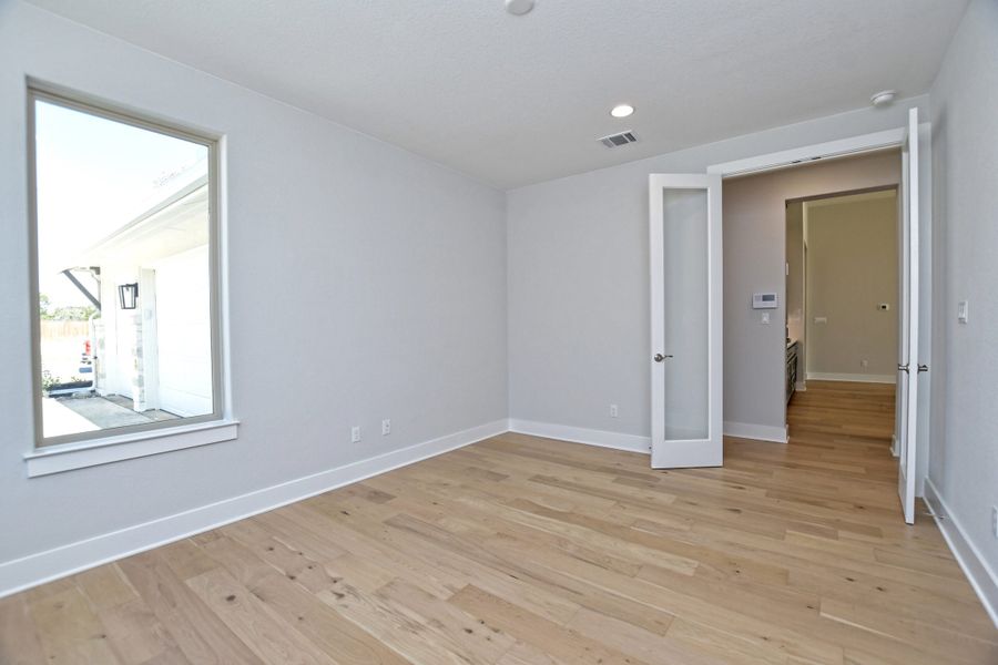 Representative unfurnished interior of a home built from the Sapphire by Giddens Homes in Riverstone, Georgetown (Image 49).
