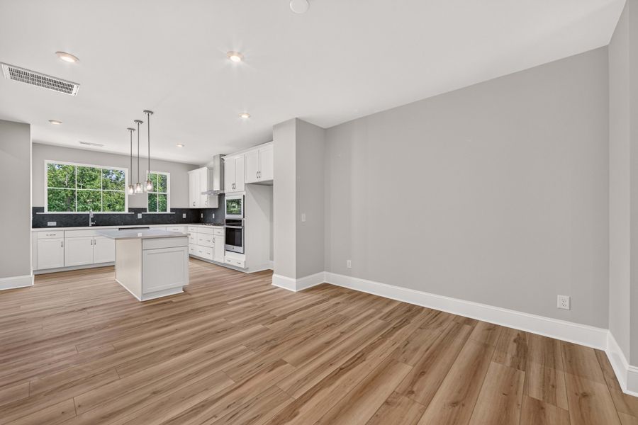 Spacious, unfurnished interior of a new home in Old Town Village, Waxhaw (Image 31). Spacious, unfurnished interior of a new home in Old Town Village, Waxhaw (Image 31).