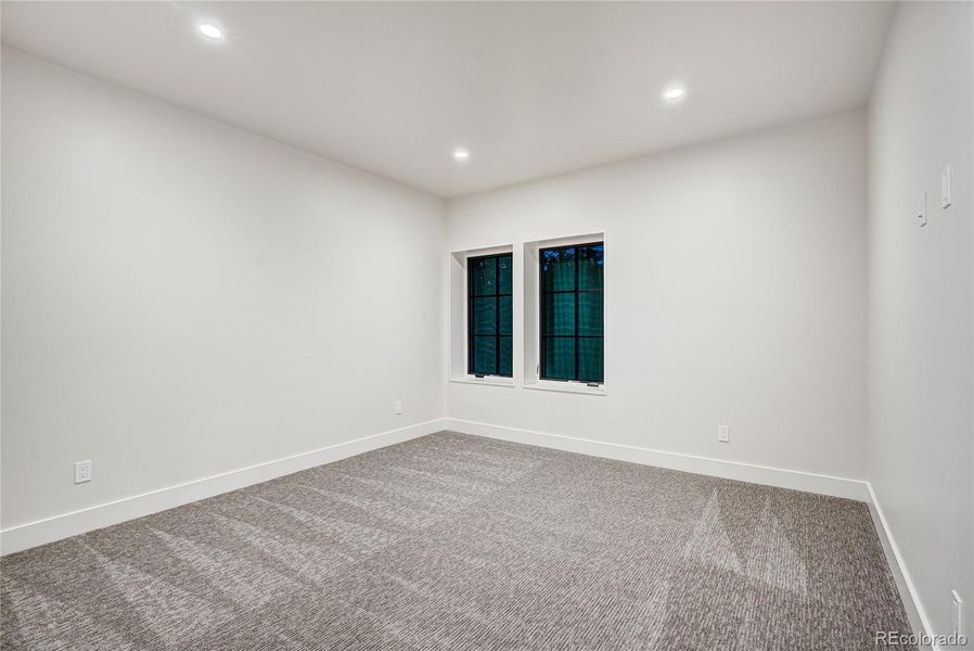 Spacious, unfurnished interior of a new home in , Keystone (Image 18).