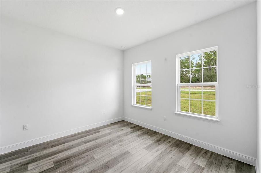 Spacious, unfurnished interior of a new home in , Ocala (Image 14).
