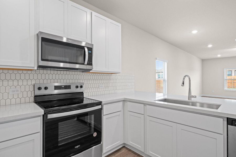 Beautiful finishes in Light & Bright Kitchen Beautiful finishes in Light & Bright Kitchen