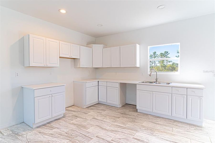 Furnished interior view inside a new home in , Lake Placid (Image 9).
