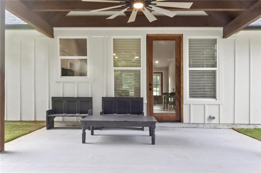 Exterior details and patio area of a home in , Bremen (Image 21).