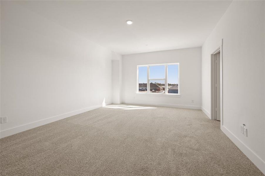 Spacious, unfurnished interior of a new home in Talia, Mesquite (Image 13).