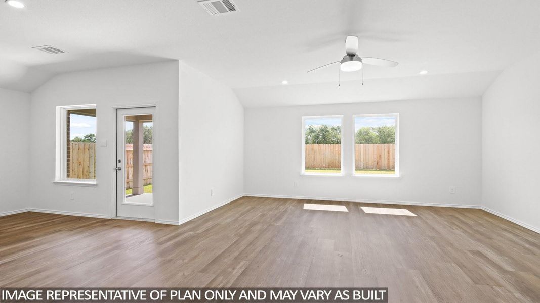 Spacious, unfurnished interior of a new home in Silverthorne, Conroe (Image 10). Spacious, unfurnished interior of a new home in Silverthorne, Conroe (Image 10).