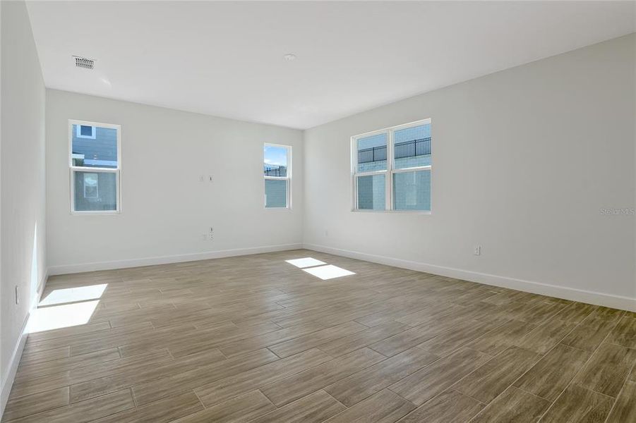 Spacious, unfurnished interior of a new home in Seasons at Wekiva Ridge, Mount Dora (Image 17). Spacious, unfurnished interior of a new home in Seasons at Wekiva Ridge, Mount Dora (Image 17).