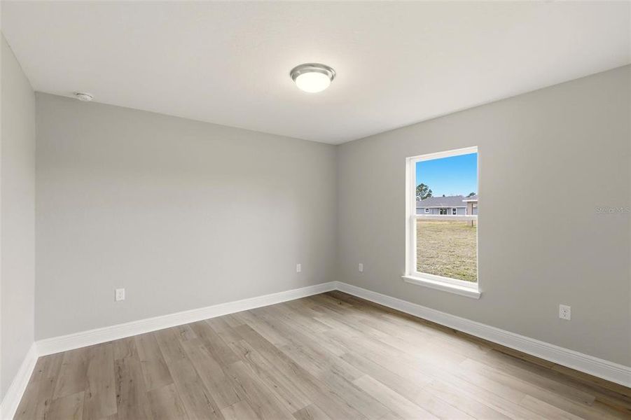 Spacious, unfurnished interior of a new home in , Sebring (Image 34).