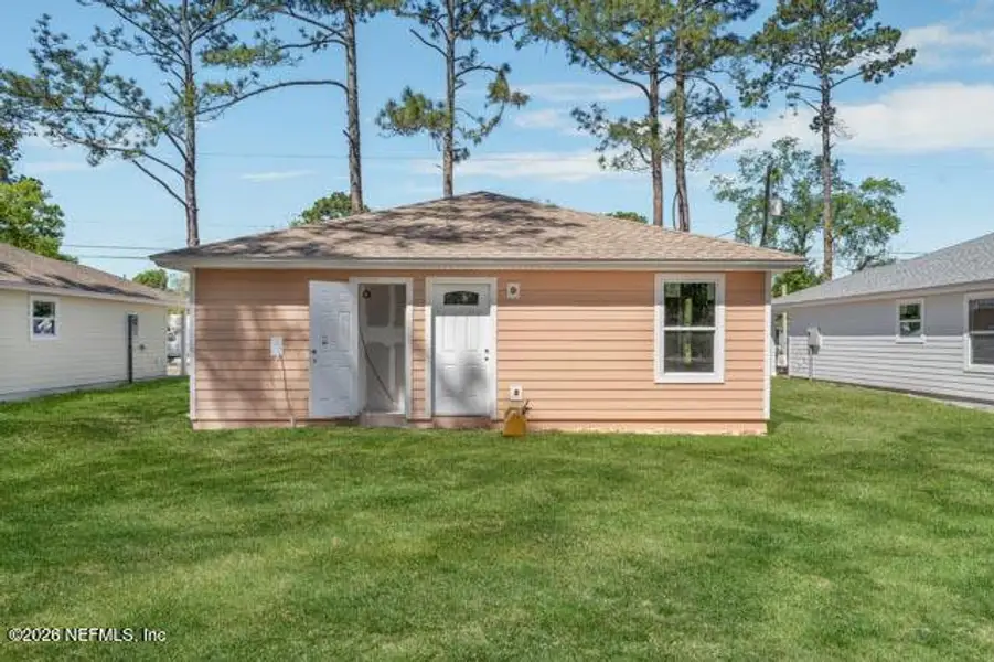 Exterior details and patio area of a home in , Jacksonville (Image 3).