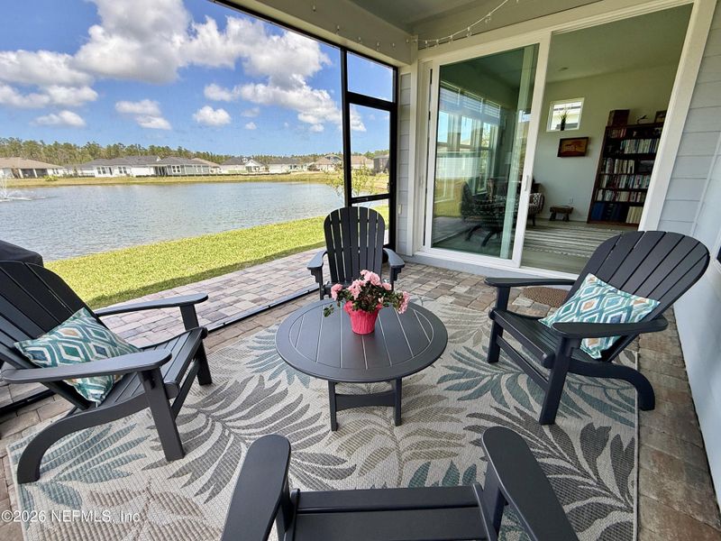 Exterior details and patio area of a home in , Yulee (Image 15).