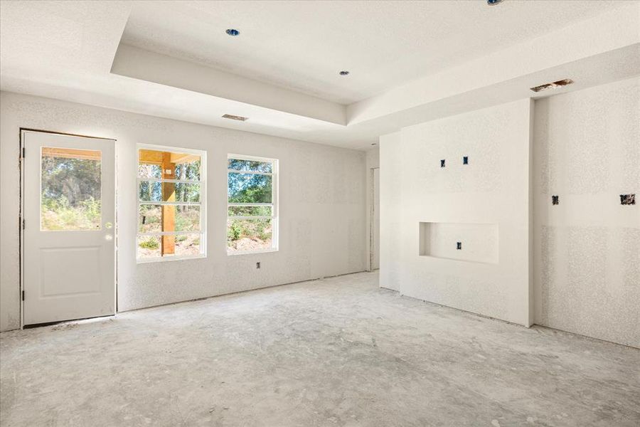 Spacious, unfurnished interior of a new home in , Tolar (Image 18).