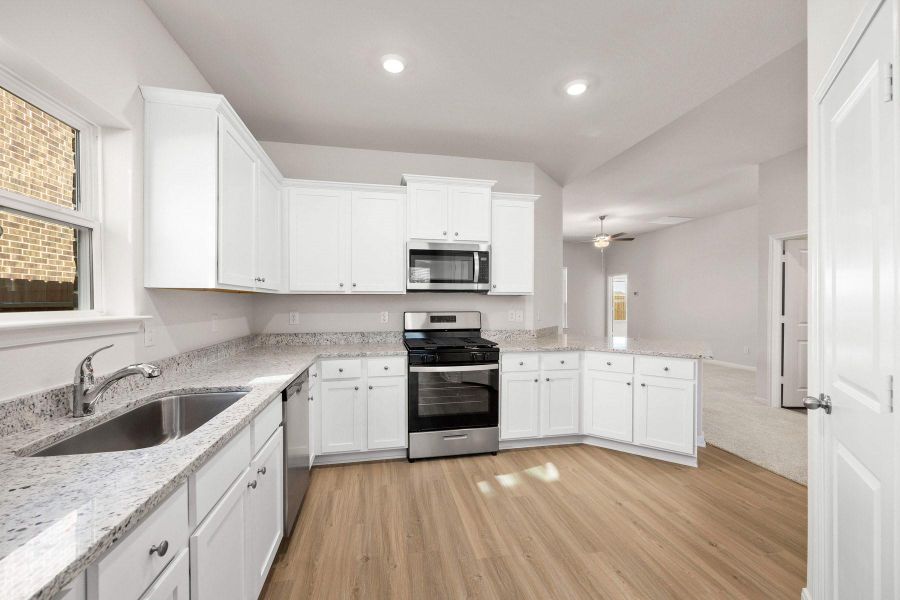 Furnished interior view inside a new home in Lago Mar, Texas City (Image 4).