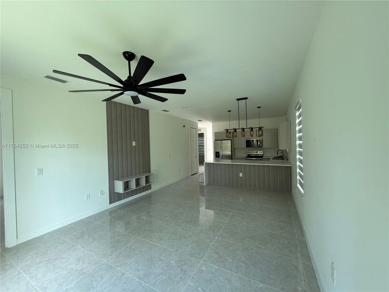 Spacious, unfurnished interior of a new home in , Punta Gorda (Image 21).