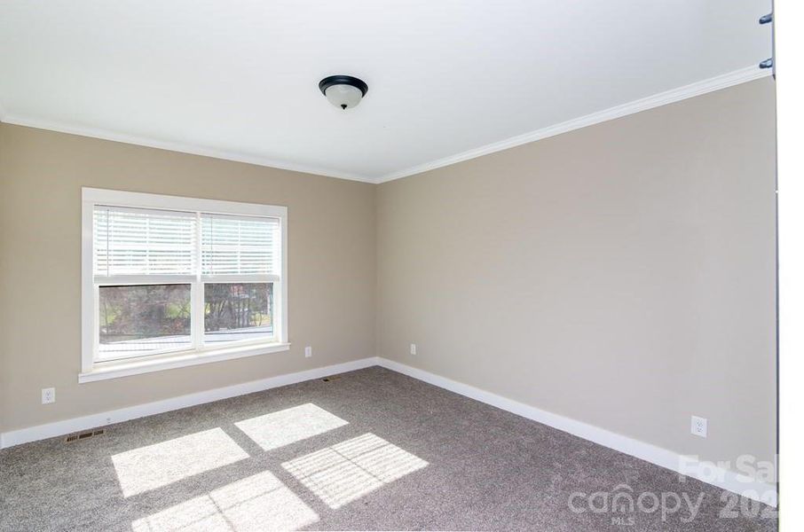 Spacious, unfurnished interior of a new home in , Dillsboro (Image 10).